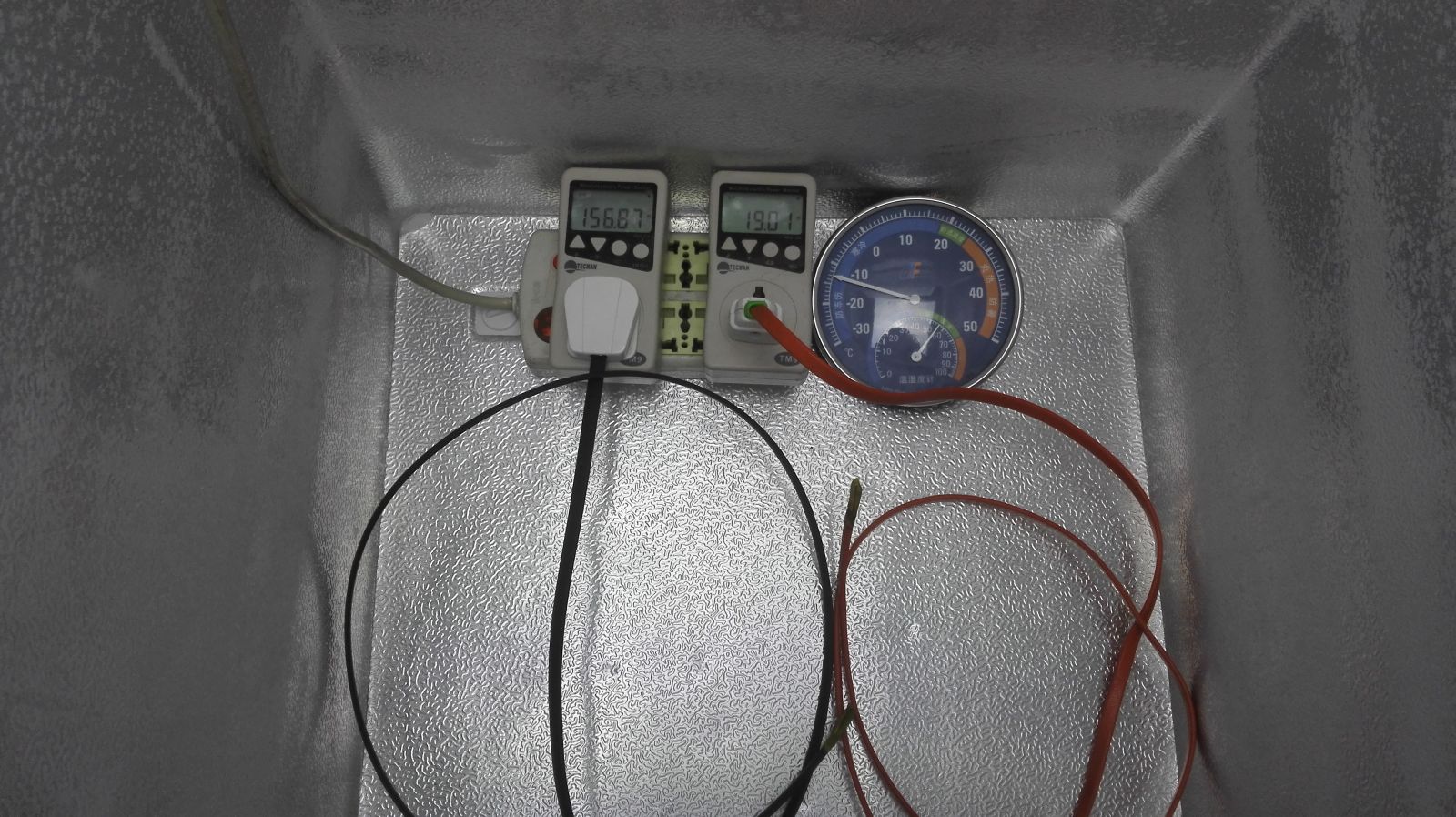 太陽能專用電熱帶和傳統(tǒng)太陽能電熱帶對比